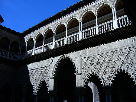Ciel bleu et Palais Maure