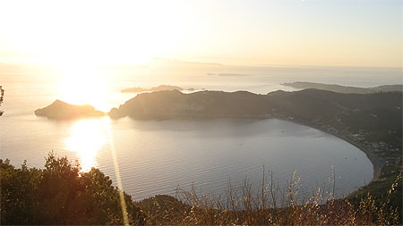 Soleil couchant sur Agios Georgios