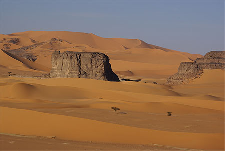Alg�rie : marche dans la Tadrart vers Moul Naga
