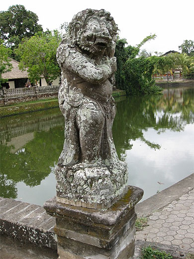 Entr�e du Temple Pura Taman Ayun