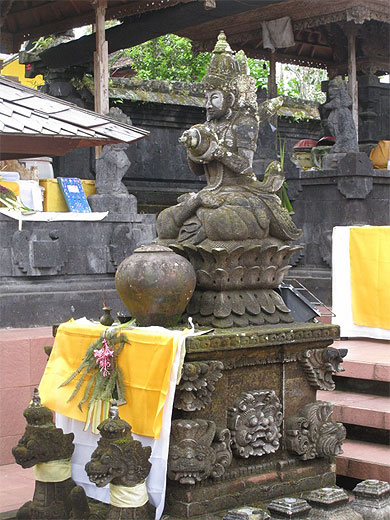 Int�rieur d'un Temple � Besakih