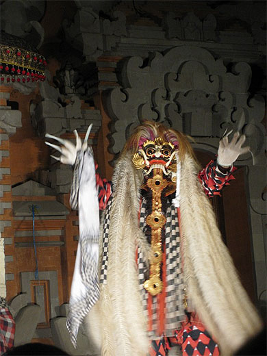 Sorcier du spectacle Barong et Legong