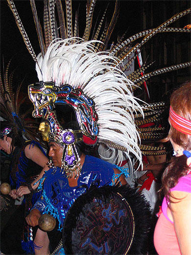 Costume traditionnel maya