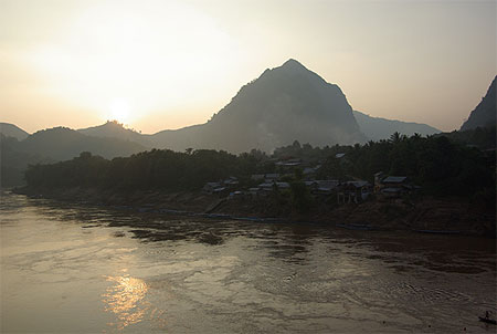 Cr�spuscule sur Nong Khiaw