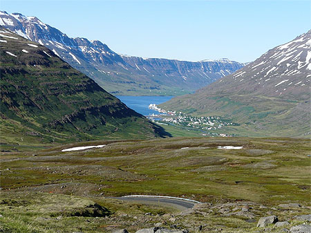 Le fjord de Seydisfj�rdur depuis le sommet du col