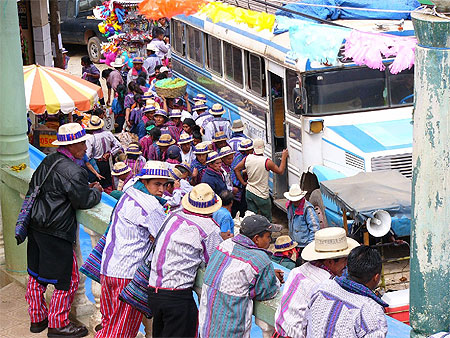 Fin du march� � Todos Santos et retour dans les villages des environs