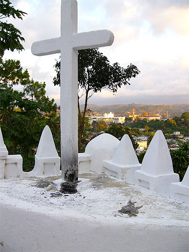 La ville de Coban depuis une petite chapelle du calvario