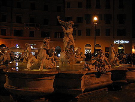 Fontaine de Neptune de nuit