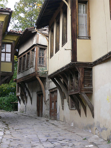 Petite rue et anciennes maisons