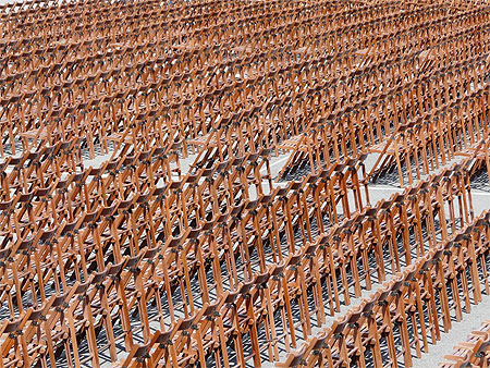 Champ de chaises pliantes