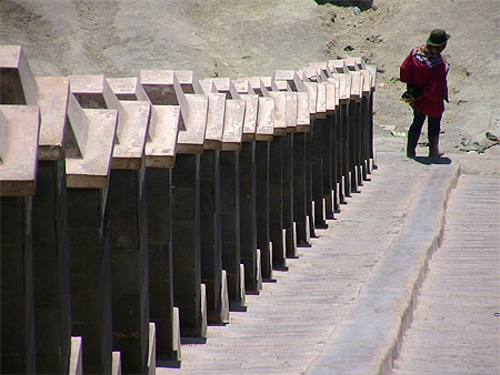 En haut de ces marches la caldeira du Bromo