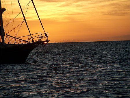 Coucher de Soleil au large des Trois Ilets