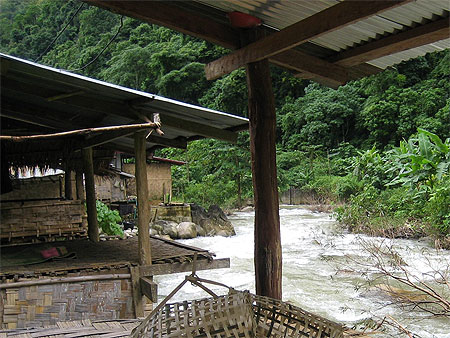 Arr�t du bus, pause caf� entre Udom Xay et Luang Prabang