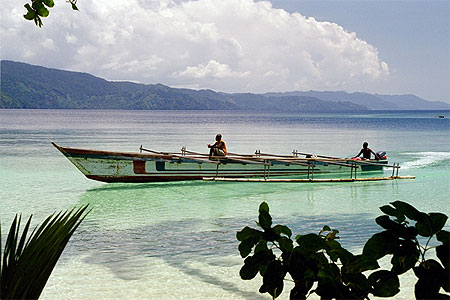 Apr�s quelques minutes de bateau, la plage