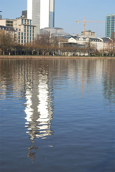 Reflets dans le Main