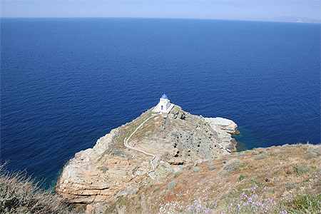 Petite �glise au bas de Kastro