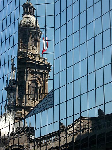 Reflet de la cath�drale de Santiago