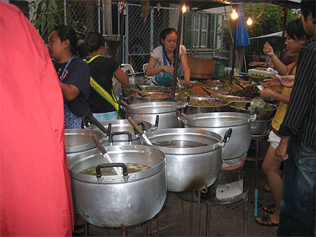 Restaurants "de trottoir" � Vientiane