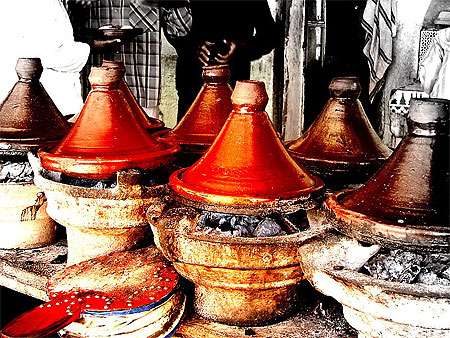 Tajines en bord de route...