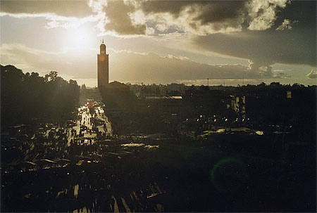 Contre jour sur la place Jemaa el Fnaa