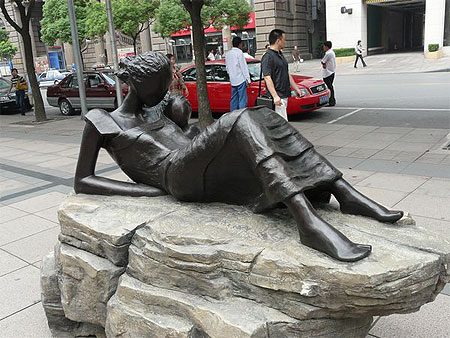 Statue 