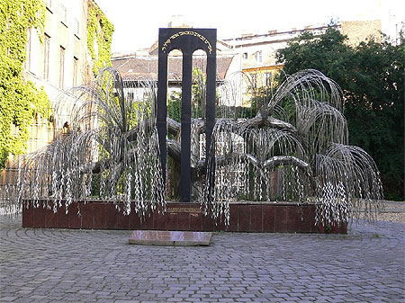 Saule pleureur en hommage aux victimes de l'holocauste