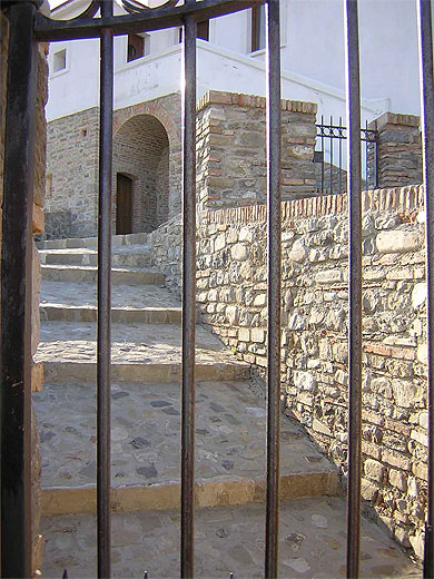 La maison ou Carlo Levi fut  "confinato" (rel�gu�)