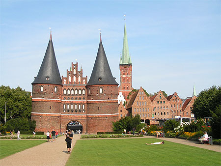 Lubeck : entr�e de l'ex citadelle
