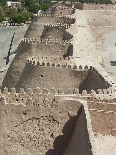 Khiva : ses fortifications cr�nel�es