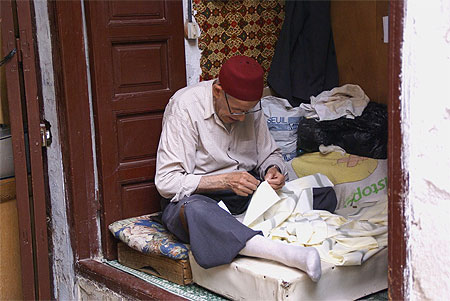 Artisan dans la m�dina de F�s