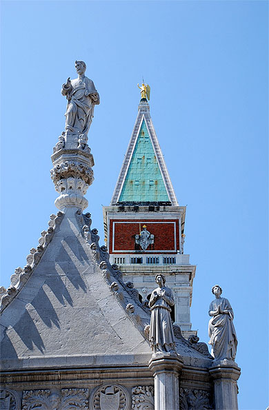 Dans la cour du Palais des Doges