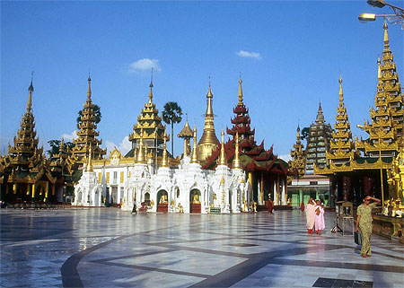 Calme autour de Shwedagon
