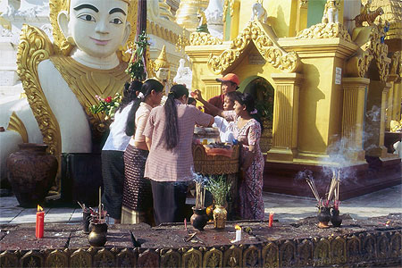 Offrandes � Shwedagon