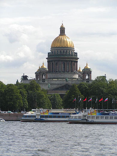 St Petersbourg:la Neva et la cath�drale St Isaac