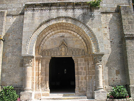 Portail de l'�glise Saint-Julien