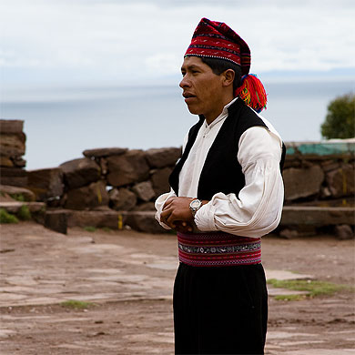 Les hommes de l'�le Taquile
