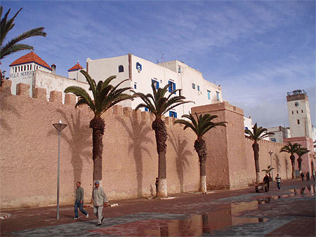 Pr�s des remparts de la m�dina