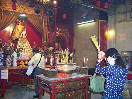 Pri�re au Temple