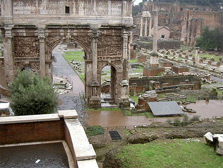 Le forum sous la pluie