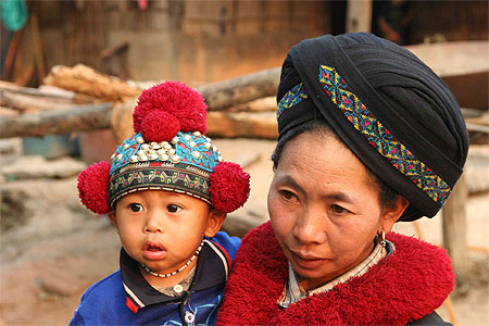Femme et enfant Yao