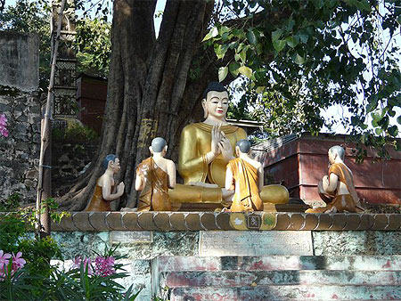 Mont�e au Mont Popa