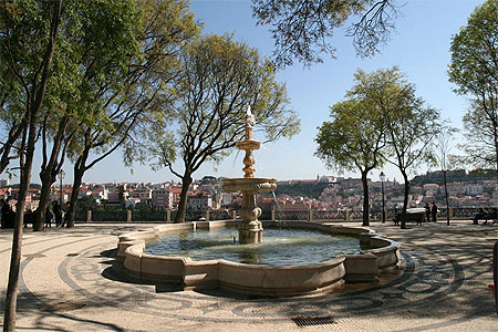 Miradouro S�o Pedro de Alc�ntara