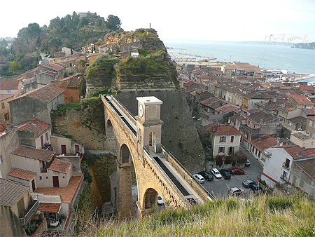 L'aqueduc depuis la colline des Mouli�res