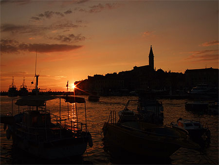 Coucher de soleil sur la vieille ville de Rovinj