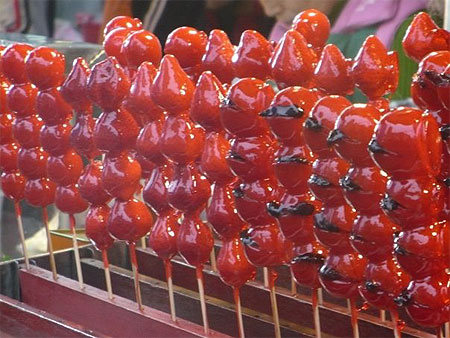 Des fruits enrob�s de sirop a Dan'shui