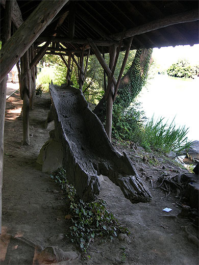 Pirogue monoxyle de l��ge de pierre