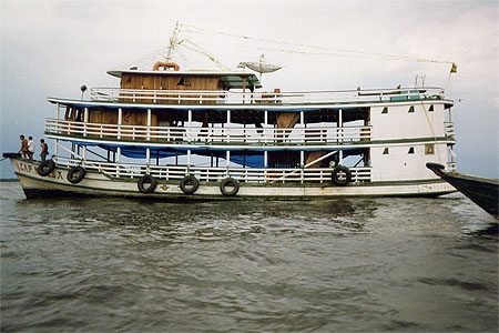 En bateau sur l'Amazone