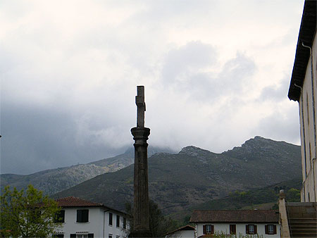 La Rhune dans les nuages