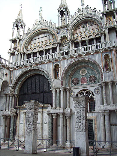 Fa�ade de la Basilique
