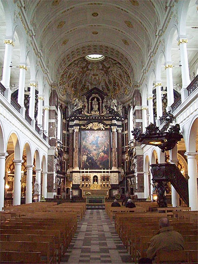 Int�rieur de l'�glise Saint-Charles-Borrom�e